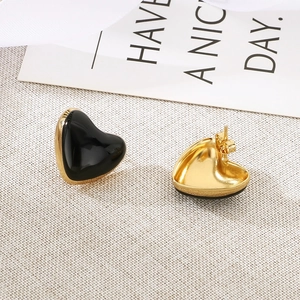 Fashion heart-shaped gold titanium earrings with black enamel dripping oil finish for women