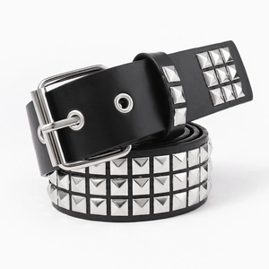 Ceinture punk en cuir noir pour homme avec trois rangées de clous pyramide et boucle métal