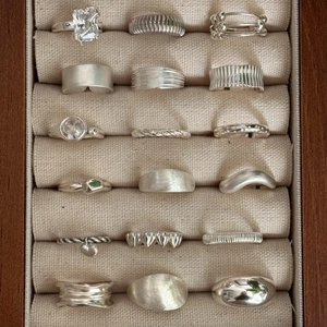 S925 sterling silver vintage rings set displayed in a premium velvet jewelry box