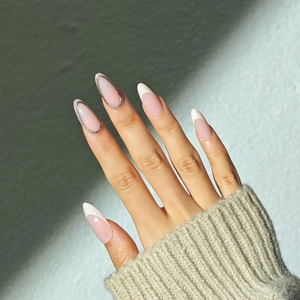 Elegant Almond Nude Pink French Press On Nails With Silver Metallic Border And Wave Relief Decorative False Nails For Women