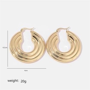 Detailed view of gold irregular layered hoop earrings with size and weight dimensions