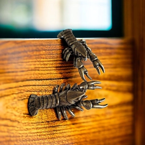 Vintage Brass Crayfish Figurine Realistic Metal Lobster Statue Antique Desk Decor Tea Pet Animal Ornament