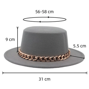 Dettaglio cappello in feltro grigio con catena in oro rosa e misure delle dimensioni