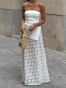 Set aus weißem Jacquard-Spitzenrock und Bandeau-Top mit aufwendigen floralen Ausschnitten