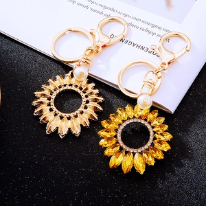 Chic sunflower keychain with rhinestones and crystals for car keys and bag charms