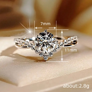 Silver twisted band wedding ring with a 7mm round zircon stone and 2.8g lightweight design