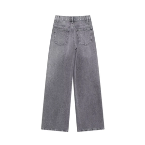 Vue détaillée de l'arrière du jean large taille haute en denim gris foncé