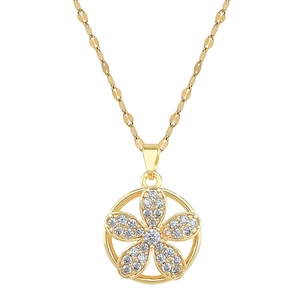 Elegant gold titanium steel necklace with a crystal-encrusted rotating clover pendant
