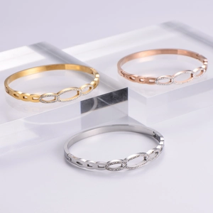 Elegant Bangle Bracelet 316L Stainless Steel Interlocked Oval Rings Pave Set Rhinestone Minimalist Luxury Jewelry For Women