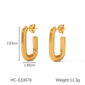 Detailed view of chunky U-shape gold earrings with size and weight dimensions