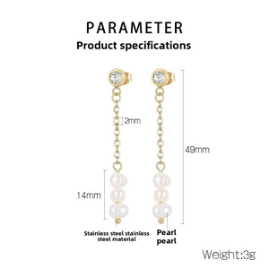 Détail de la boucle d'oreille longue en perle et acier doré avec ses dimensions