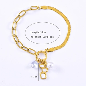 Detailed view of 18cm gold bracelet featuring white pearl, crystal, and square charms