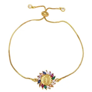 Bracciale dorato Vergine di Guadalupe con zirconi multicolore e catena regolabile scorrevole