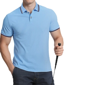 Polo respirant pour hommes bleu clair avec col et manches à rayures contrastées