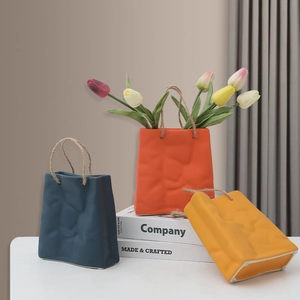 Creative Ceramic Handbag Vase Nordic Matte Crinkled Paper Bag Shape Flower Pot With Hemp Rope Handle Desktop Decor