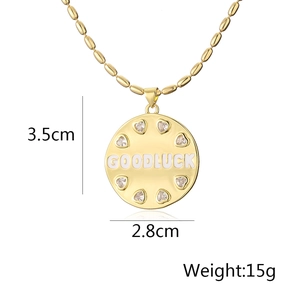 Detailansicht des Good Luck Goldanhängers mit Maßen 3.5x2.8cm und einem Gewicht von 15g
