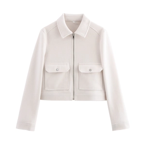 Veste courte en tweed crème pour femme avec col pointu et poches zippées en métal