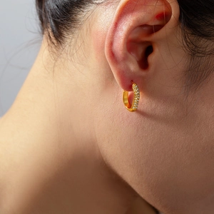 Elegant U-shaped gold plated titanium steel hoop earrings with sparkling rhinestones