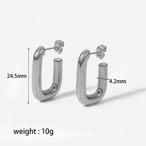 Detailed size chart of U-shaped silver earrings showing 24.5mm height and 4.2mm thickness