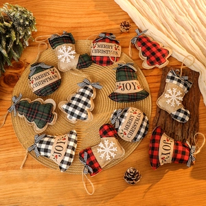 Lot de 12 décorations de Noël en toile de jute et carreaux avec bas et sapins sur bois