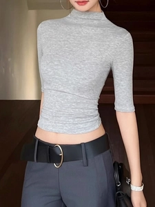 Slim fit gray high-neck half-sleeve top in vintage skin-friendly stretch fabric