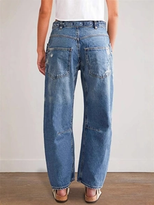 Jean vintage pour femme coupe droite usée avec lavage bleu moyen classique élégant