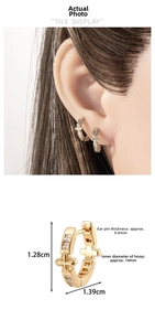 Detail of gold cross earrings with square zircon and 10mm inner diameter dimensions