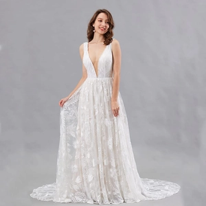 White Wedding Dress Deep V Neck Sleeveless Sexy Floral Lace Embroidery Tulle Bridal Gown With Small Train For Women
