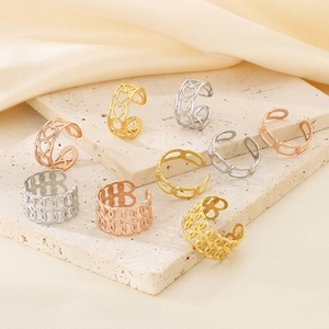 Vintage Stainless Steel Geometric Hollow Open Ring for Women Gold Silver Rose Gold Heart Pattern Adjustable Fashion Jewelry Gift
