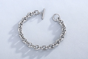 Detailed top view of silver stainless steel OT toggle clasp link chain bracelet