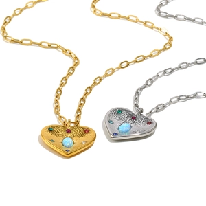 Collier cœur vintage plaqué or 18 carats et argent avec opale et gemmes colorées