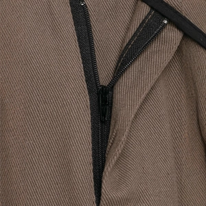 Pantalon cargo ballon taille haute marron avec fermeture éclair noire et détail de sergé