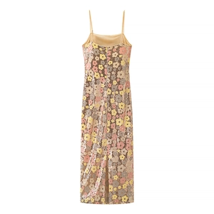 Robe longue à paillettes champagne avec broderie florale et fines bretelles spaghetti