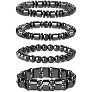 Detail von 4 Hämatit-Armbändern in Metallic-Schwarz mit verschiedenen Perlenformen