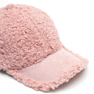 Berretto da baseball in lana di agnello rosa con tesa larga pieghevole invernale