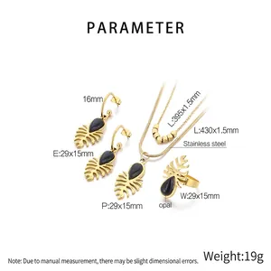 Dimensions détaillées de l'ensemble collier en acier doré avec opales noires