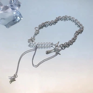 Collier double rang argenté avec étoiles style Y2K, chaînes et détails en perles cristal