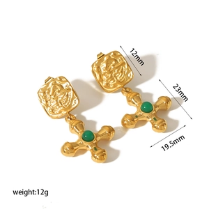 Spécifications de taille pour boucles d'oreilles croix vintage en acier doré 18K