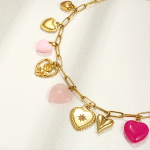 Bracciale in acciaio inossidabile placcato oro 18k con ciondoli a cuore colorati
