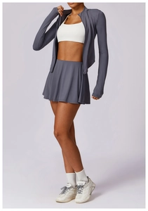 Ensemble de sport gris foncé à séchage rapide avec veste et jupe de tennis