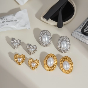 French style oval and heart pearl earrings in gold and silver stainless steel