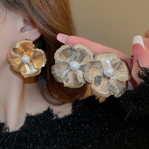 Statement Flower Stud Earrings With 925 Sterling Silver Earring Post Alloy Faux Artificial Pearl Vintage French Style For Women
