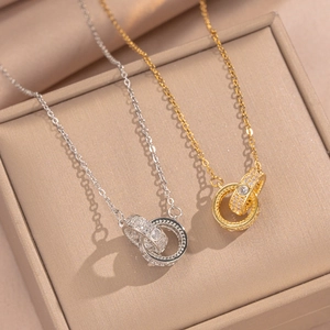 Zweireihige Titanstahl-Halskette mit funkelnden Zirkonia-Ringen in Gold und Silber-Optik
