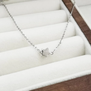 S925 sterling silver star bracelet for children displayed in a premium jewelry box