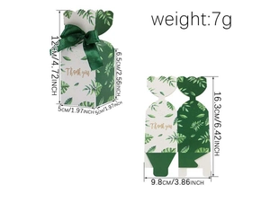Detail showing dimensions and 7g weight of green leaf candy gift box with Thank You text