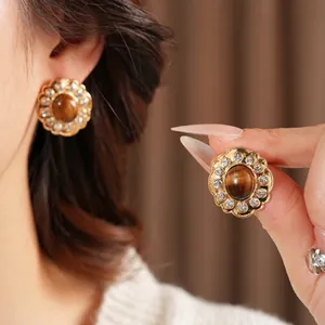 Orecchini vintage a fiore con occhio di tigre, alone di cristalli e placcatura oro