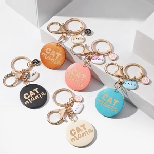 Porte-clés en Bois Cat Mama Cadeau Fête des Mères pour Femmes Amant des Chats Pendentif Tête de Chat Dessin Animé Accessoires en Alliage