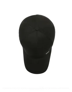 Vue de dessus montrant la structure à 6 panneaux et le détail en métal d'une casquette