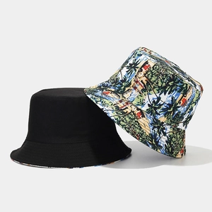 Cappello da pescatore reversibile hawaiano con stampa tropicale e tessuto nero classico