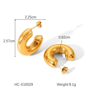 Detailed dimensions of gold hollow hoop earrings with width and height measurements